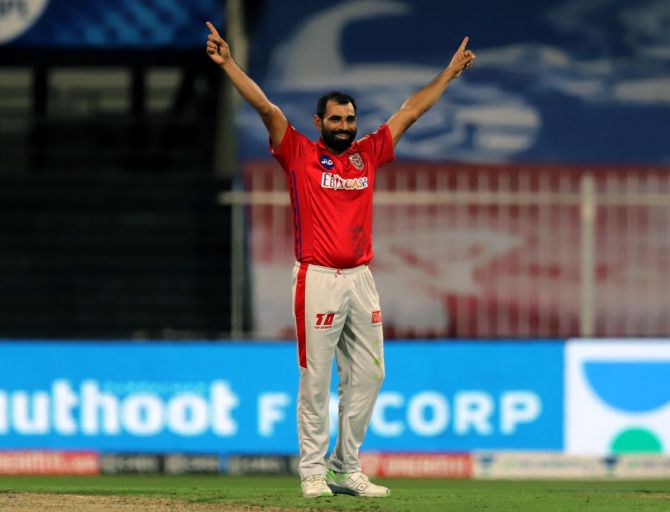 Mohammed Shami celebrates the wicket of AB de Villiers
