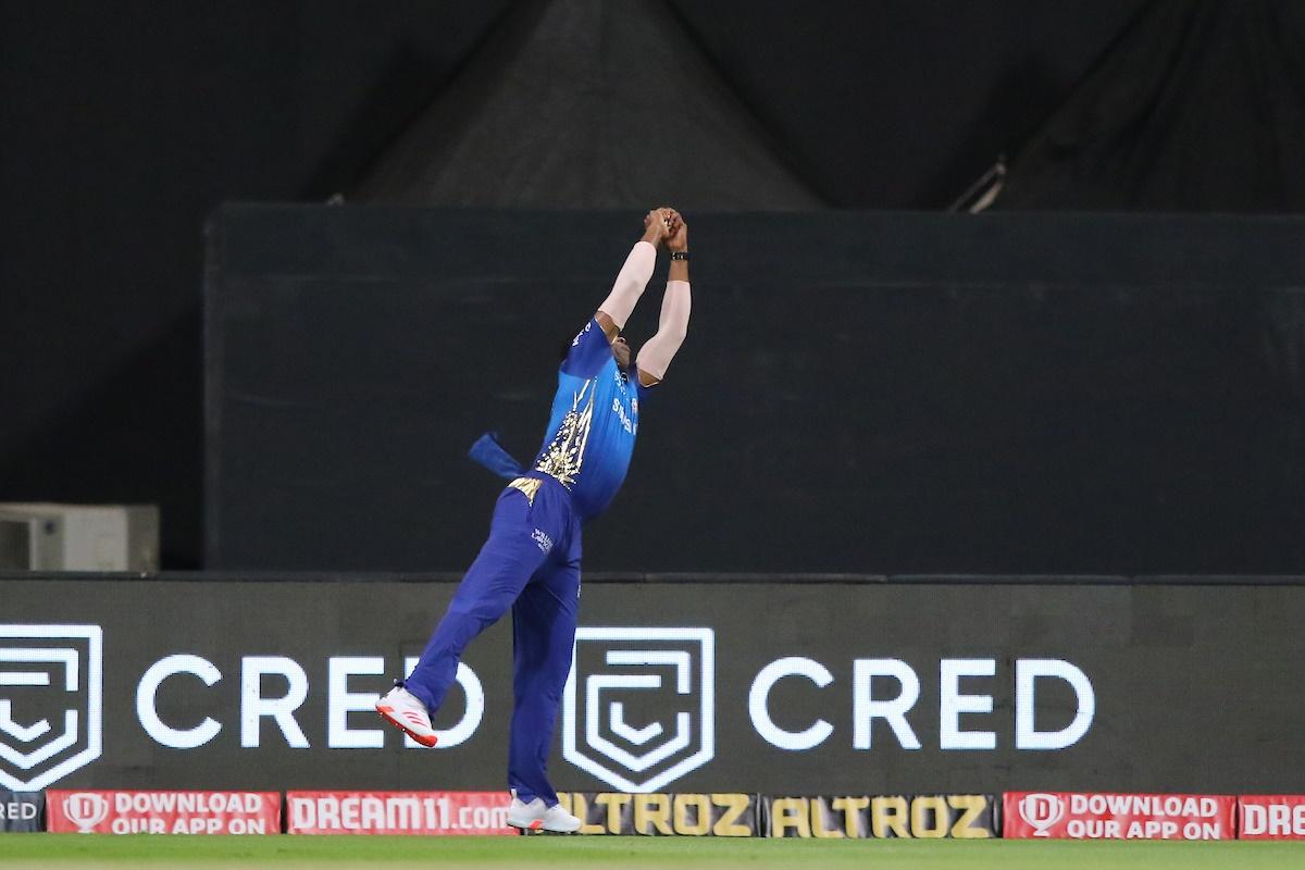 Krunal Pandya takes the catch to dismiss Shubman Gill