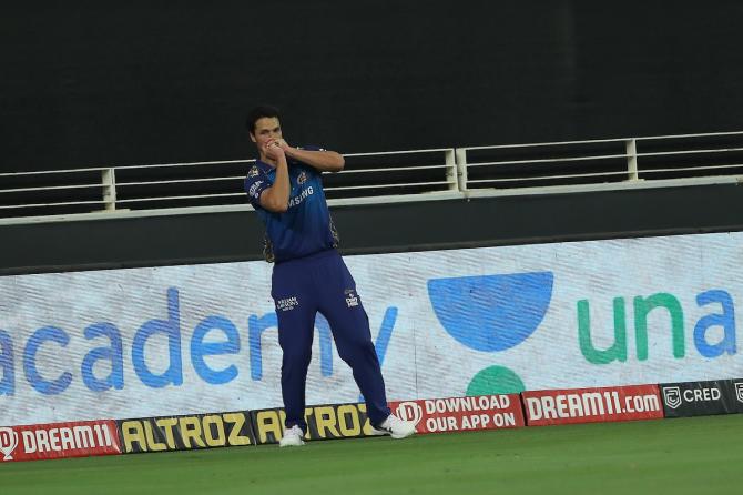 Nathan Coulter-Nile takes the catch to dismiss Nicholas Pooran.