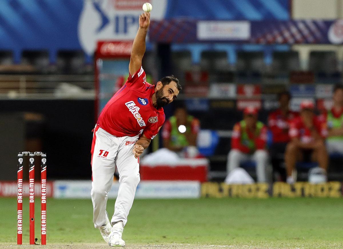 shami-is-the-best-yorker-bowler-in-ipl-maxwell-rediff-cricket