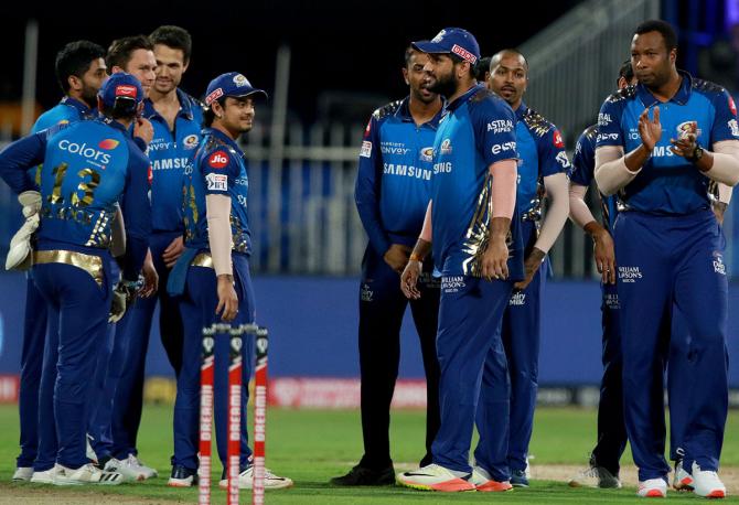 Mumbai's players celebrate the wicket of Ruturaj Gaikwad