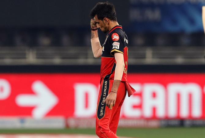 Yuvzvendra Chahal celebrates the wicket of Manish Pandey