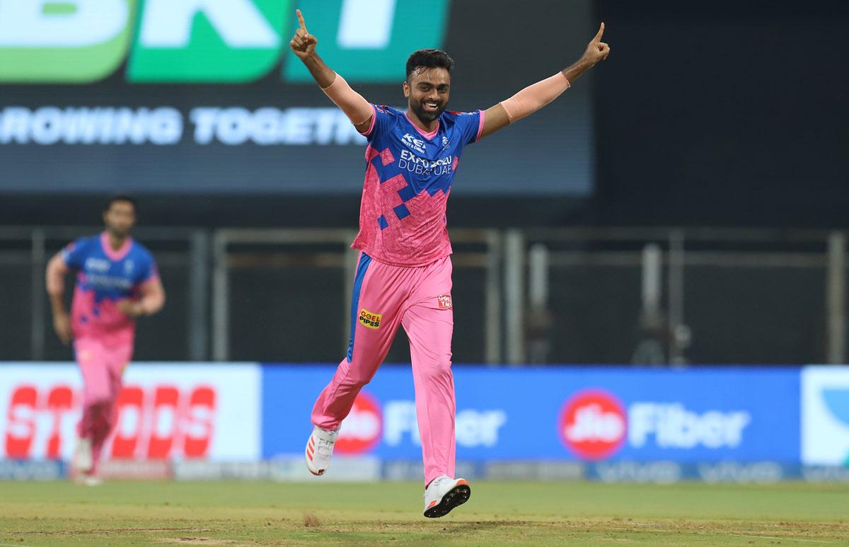 Jaydev Unadkat celebrates the wicket of Shikhar Dhawan