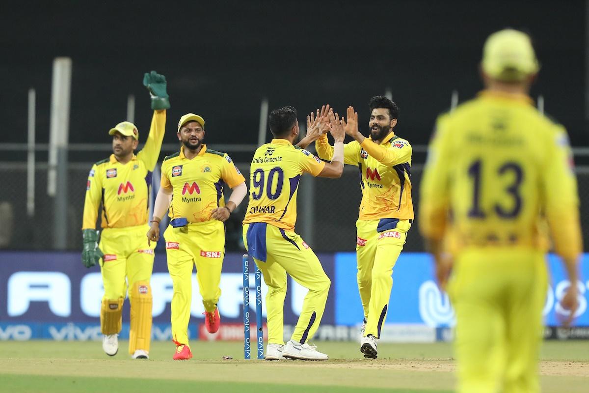 Ravindra Jadeja celebrates with Deepak Chahar after running out K L Rahul