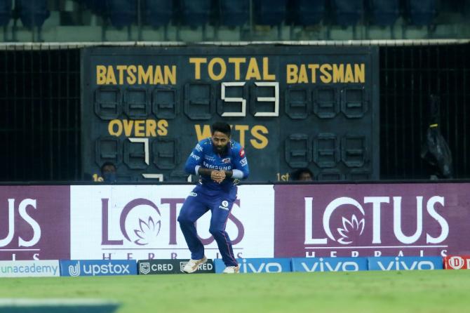 Suryakumar Yadav takes the catch to dismiss Mayank Agarwal