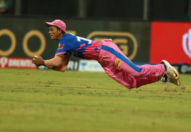 Yashasvi Jaiswal takes the catch to dismiss Sunil Narine