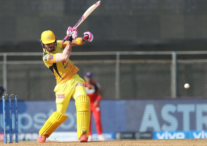 Faf du Plessis hits a four during his 41-ball 50