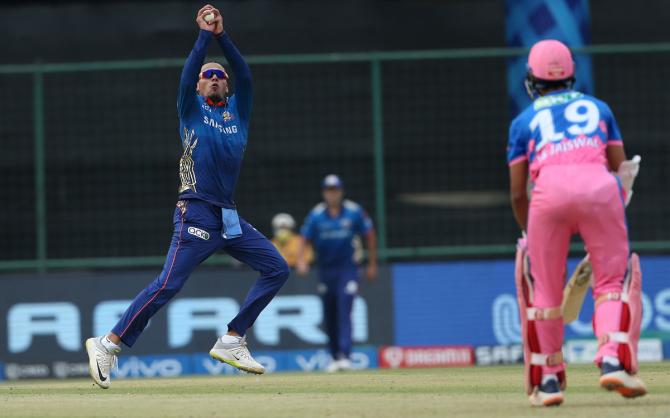 Rahul Chahar takes the catch to dismiss Yashasvi Jaiswal