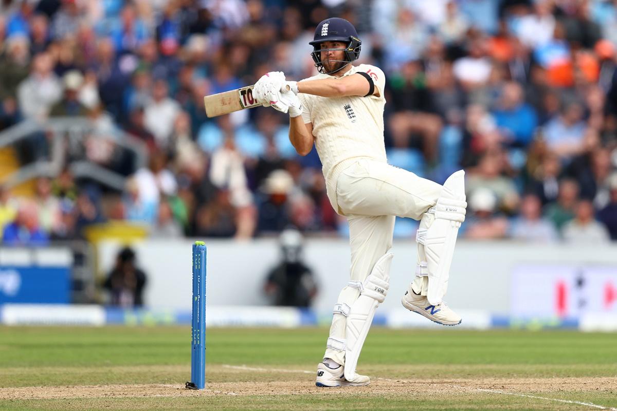 Dawid Malan pulls behind square during his 70 off 128 balls.