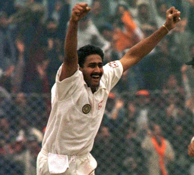 Anil Kumble celebrates after taking the last Pakistan wicket on February 7, 1999, Day 4 of the second Test  in New Delhi. 