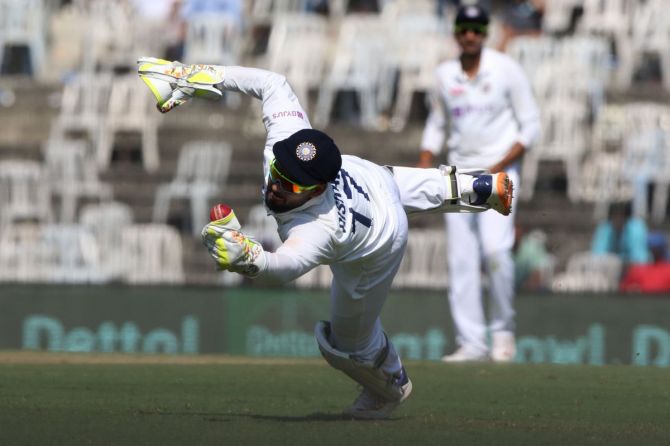 Rishabh Pant takes a spectacular diving catch off the bowling of Mohammed Siraj to dismiss Ollie Pope on Day 2 of the 2nd Test in Chennai