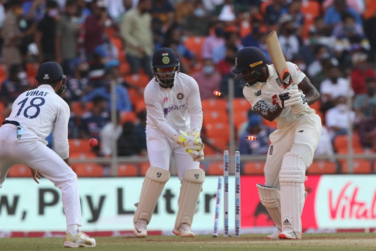 Jofra Archer is bowled by Axar Patel