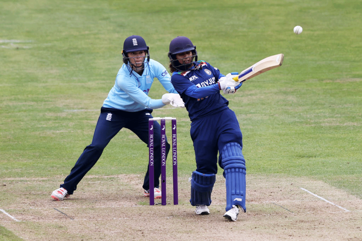 'She stands there before she faces the ball, she looks at the field, she looks up, adjusts the helmet and away she goes. And because she is chasing she knows when to switch, she does that so well that you wonder and you get frustrated sometimes that why can't she do that when India are setting.'