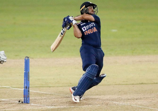  India opener Ishan Kishan was admitted to a city hospital and underwent a brain scan after being struck on the head during the second T20 International against Sri Lanka, in Dharamsala, on Saturday.