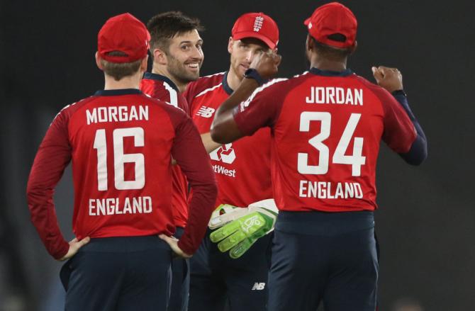 Mark Wood celebrates the wicket of KL Rahul