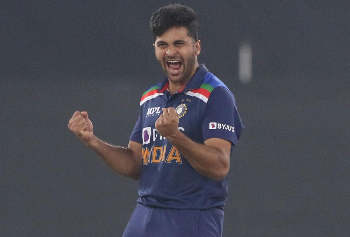 Shardul Thakur celebrates the wicket of Eoin Morgan