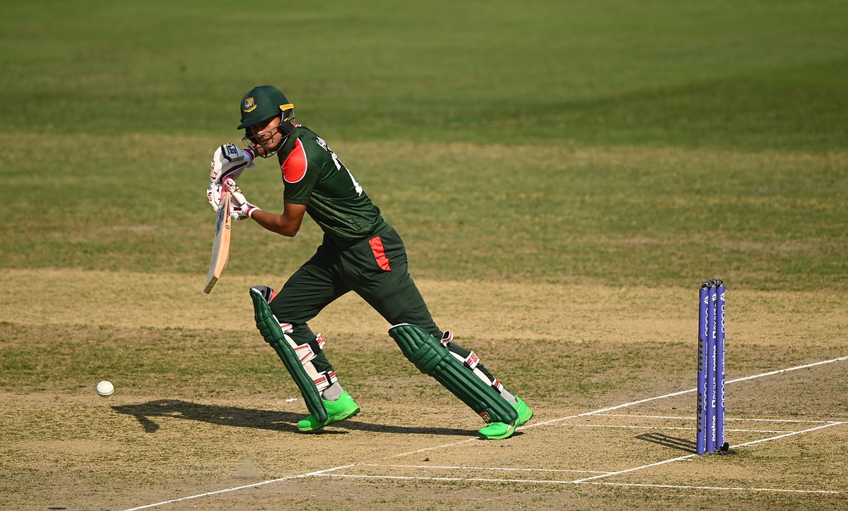 Mohammad Naim plays a shot his brief 16-ball 17.