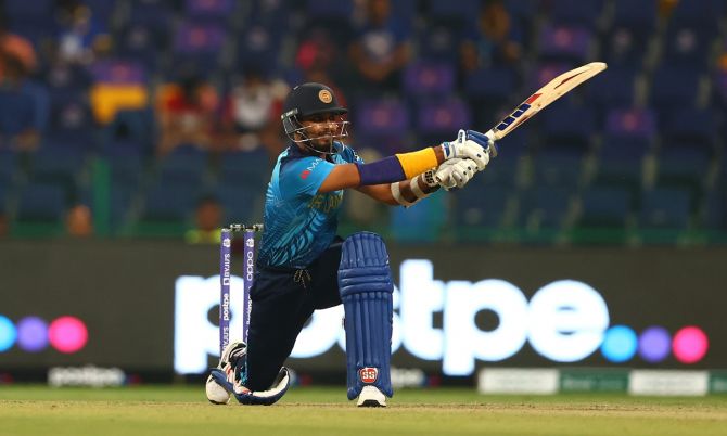 Dasun Shanaka hit 25	off 14 balls, including 2 fours and a six, to power the Lankans to a huge total.