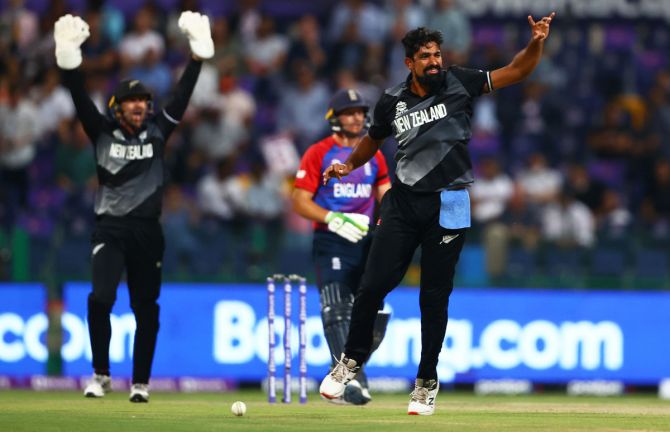 Ish Sodhi successfully appeals for the wicket of Jos Buttler.