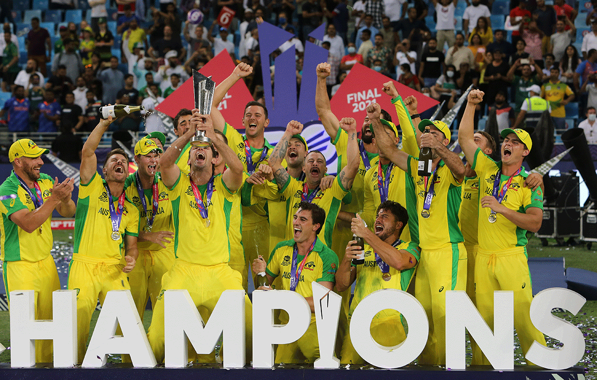 T20 WC: Aussies aim for historic treble - Rediff Cricket