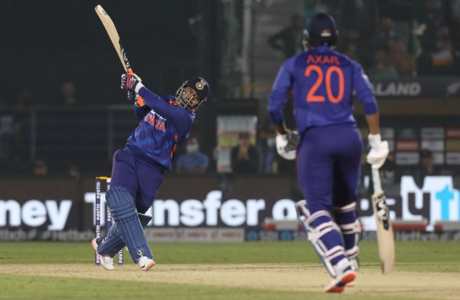 Rishabh Pant scores the winning runs.