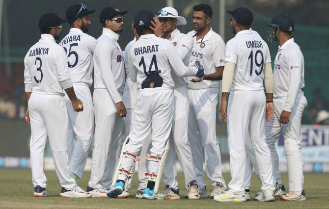 Indian players celebrates the wicket of William Young.