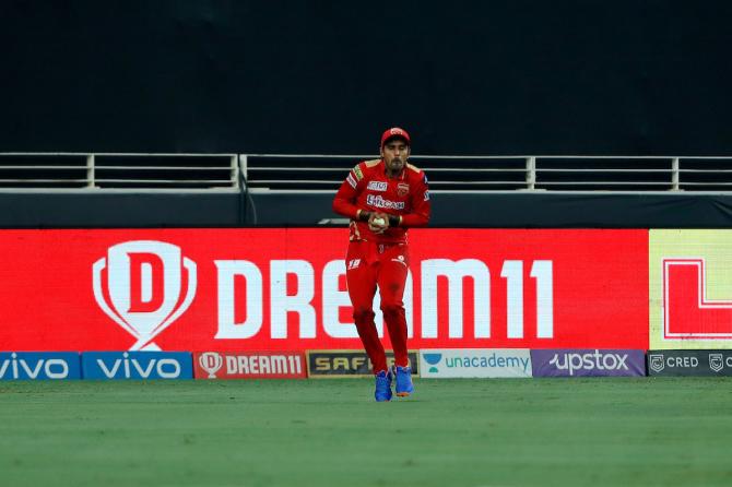 Deepak Hooda catches Rahul Tripathi off the bowling of Ravi Bishnoi.