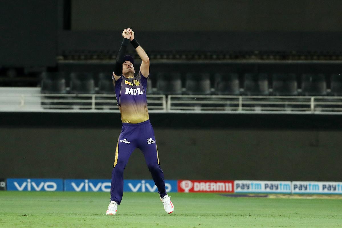 Tim Southee takes the catch to dismiss Jason Roy.