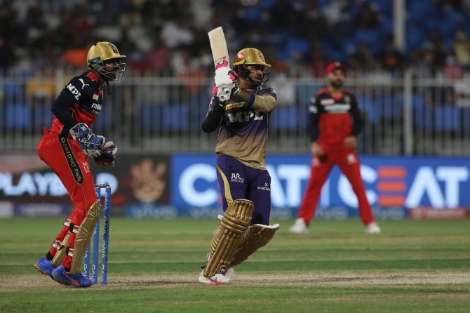 Sunil Narine hit three sixes in his 26 off 15 balls to set up victory for Kolkata Knight Riders.