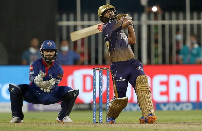 Rahul Tripathi hits a six to win the match for Kolkata Knight Riders.