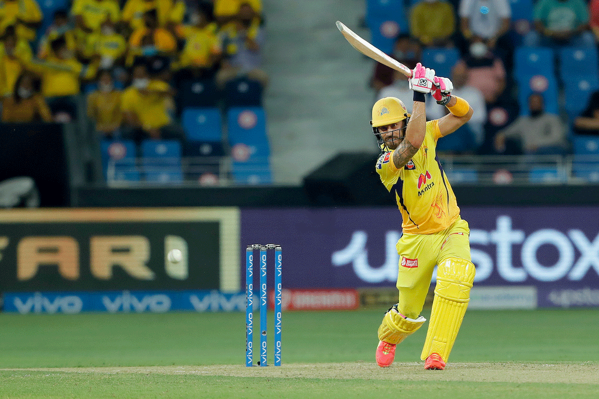 Faf du Plessis en route his stunning 86 off 59 balls in the IPL final 