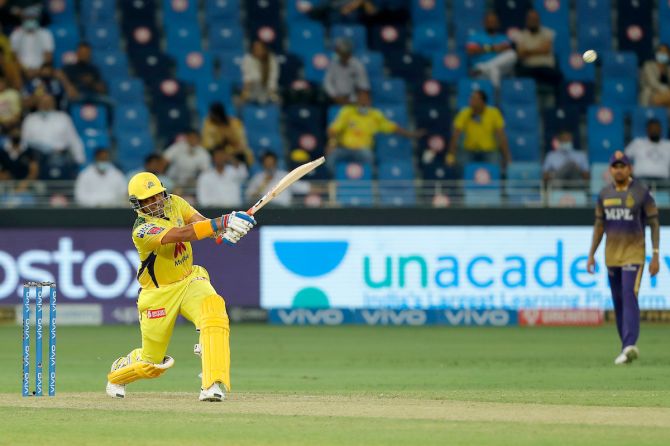 Robin Uthappa scores the second of his three sixes.
