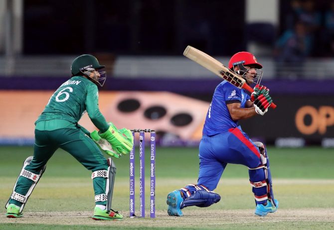 Captain Mohammad Nabi hit 5 fours in an unbeaten 32-ball 35 to rally Afghanistan to a fighting total. 
