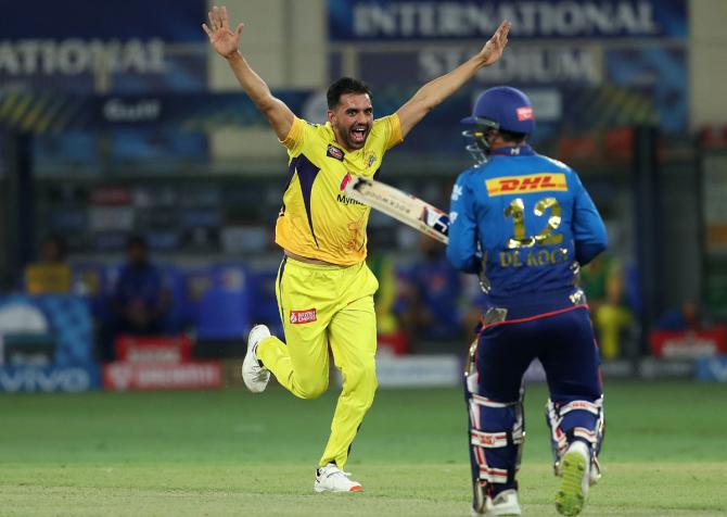 Deepak Chahar successfully appeals for the wicket of Mumbai Indians opener Quinton de Kock.