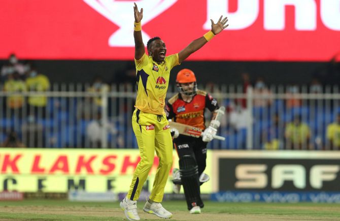 Dwayne Bravo appeals for the wicket of Kane Williamson.