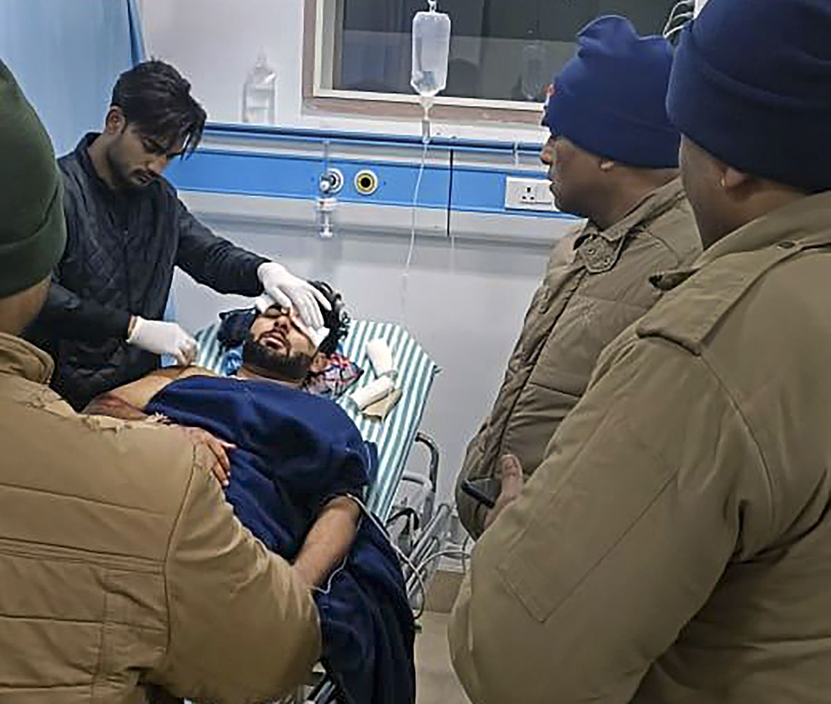 Pant's condition improves; shifted to private ward