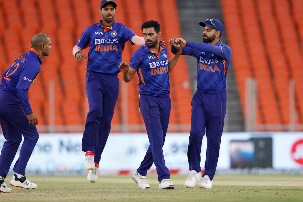 Deepak Chahar celebrates with Virat Kohli after dismissing Brandon King.