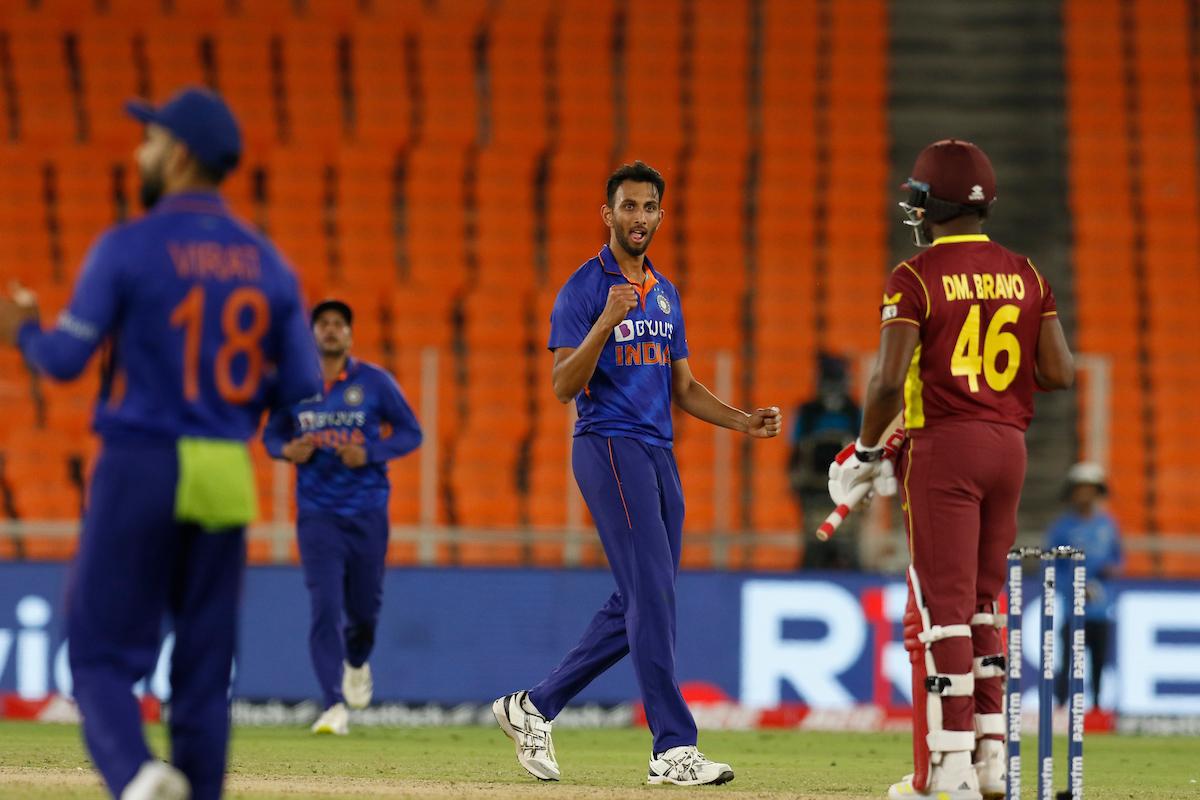 Prasidh Krishna celebrates the wicket of Darren Bravo 