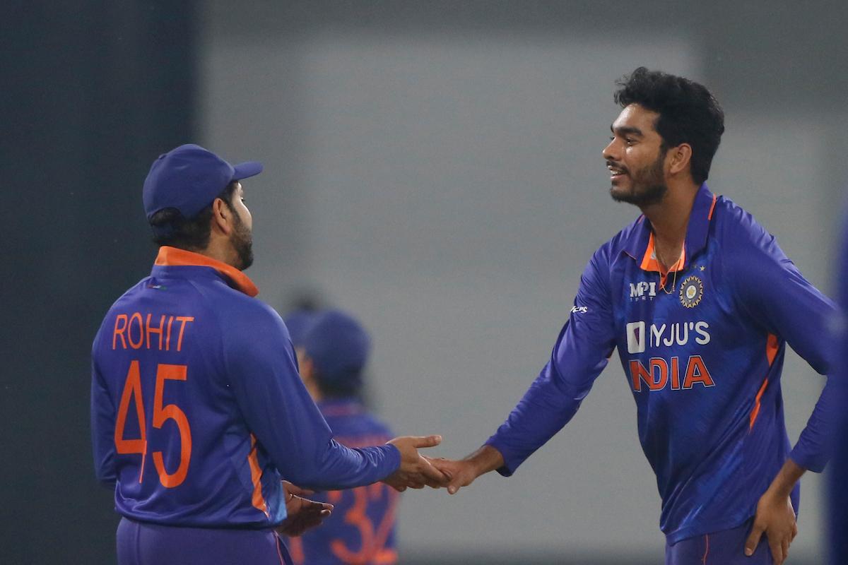 Venkatesh Iyer celebrates with skipper Rohit Sharma after dismissing Janith Liyanage.