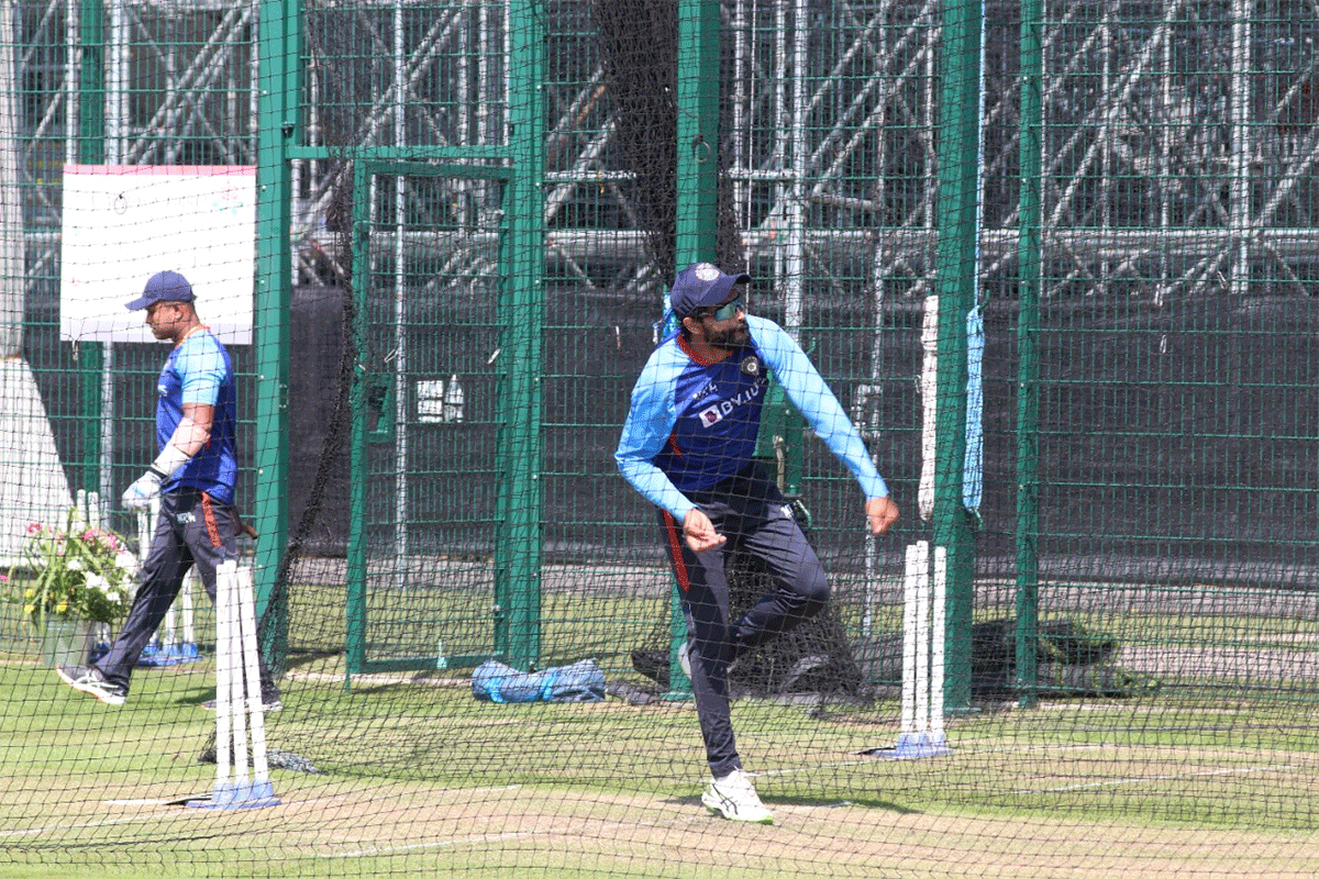 Ravindra Jadeja bowls in the nets