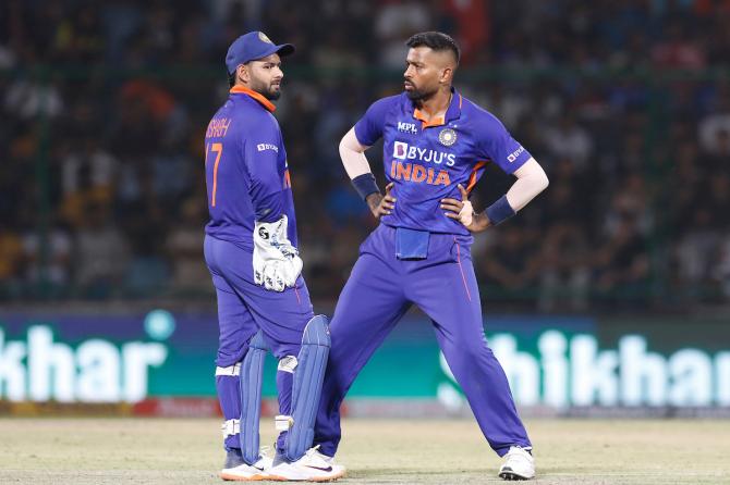 India's captain Rishabh Pant and Hardik Pandya in discussion during the first T20I against South Africa, at the Arun Jaitley Stadium, in Delhi, June 9, 2022.