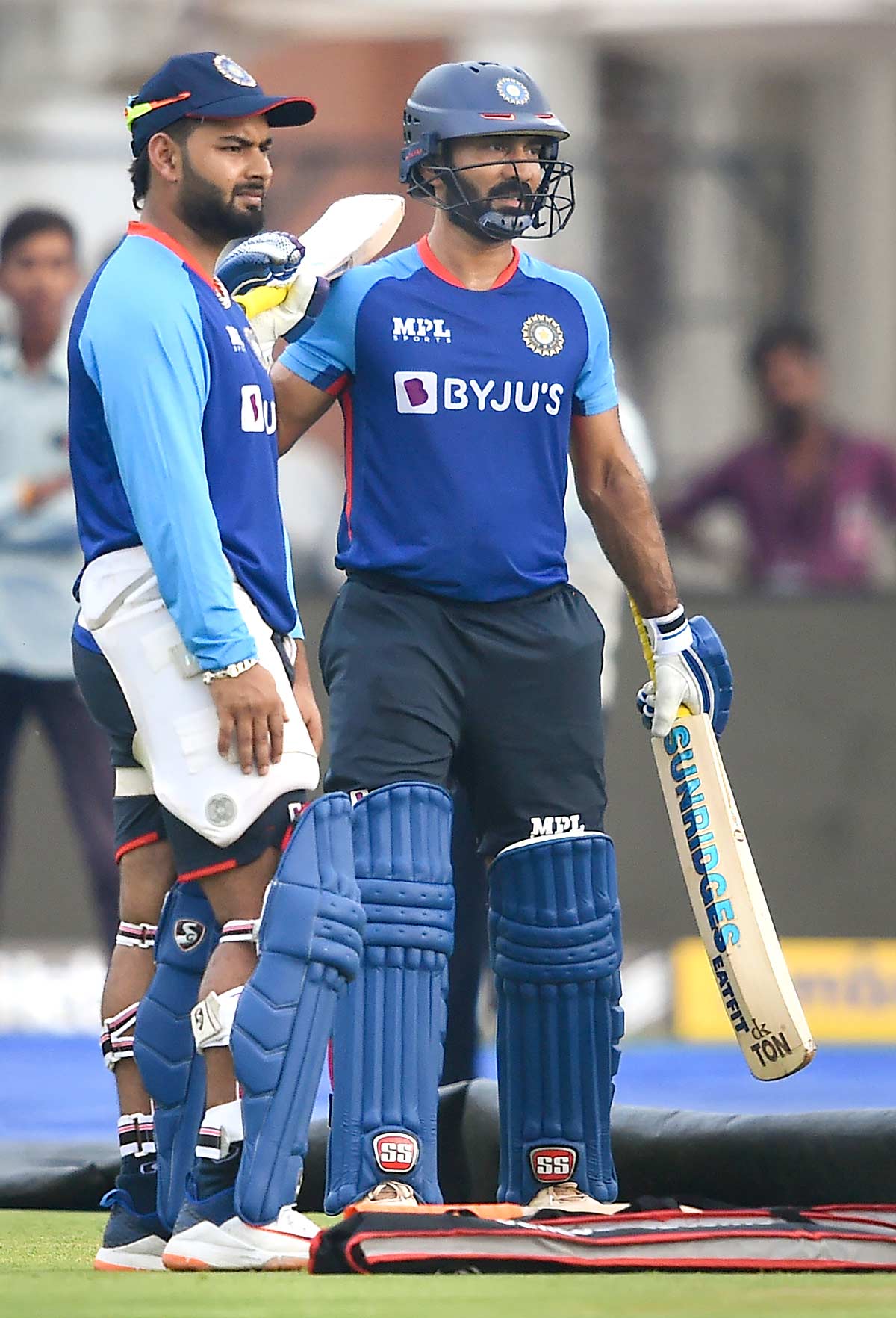 Pant or DK in India's Playing XI? Ponting picks