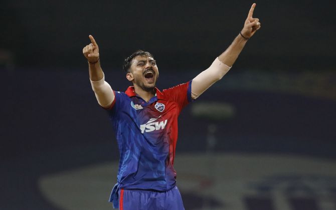 Axar Patel celebrates on dismissing Mayank Agarwal for his 100th IPL wicket 