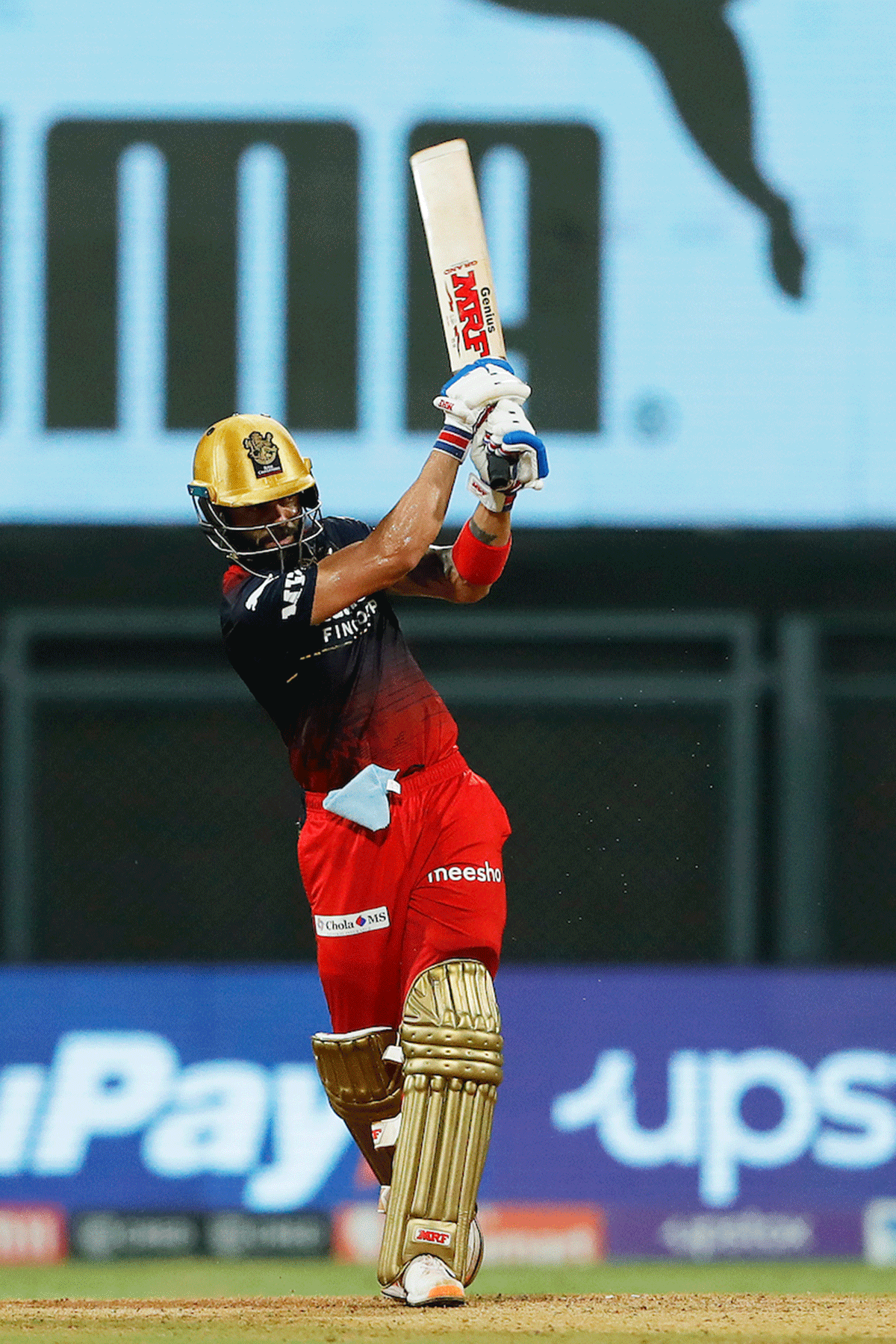 Kohli knock keeps Bangalore's IPL playoff hopes alive