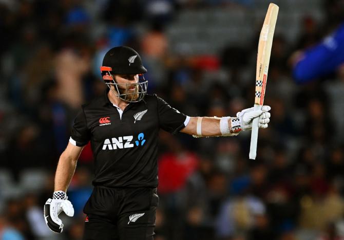 Kane Williamson acknowledges the applause from the crowd after scoring 50.