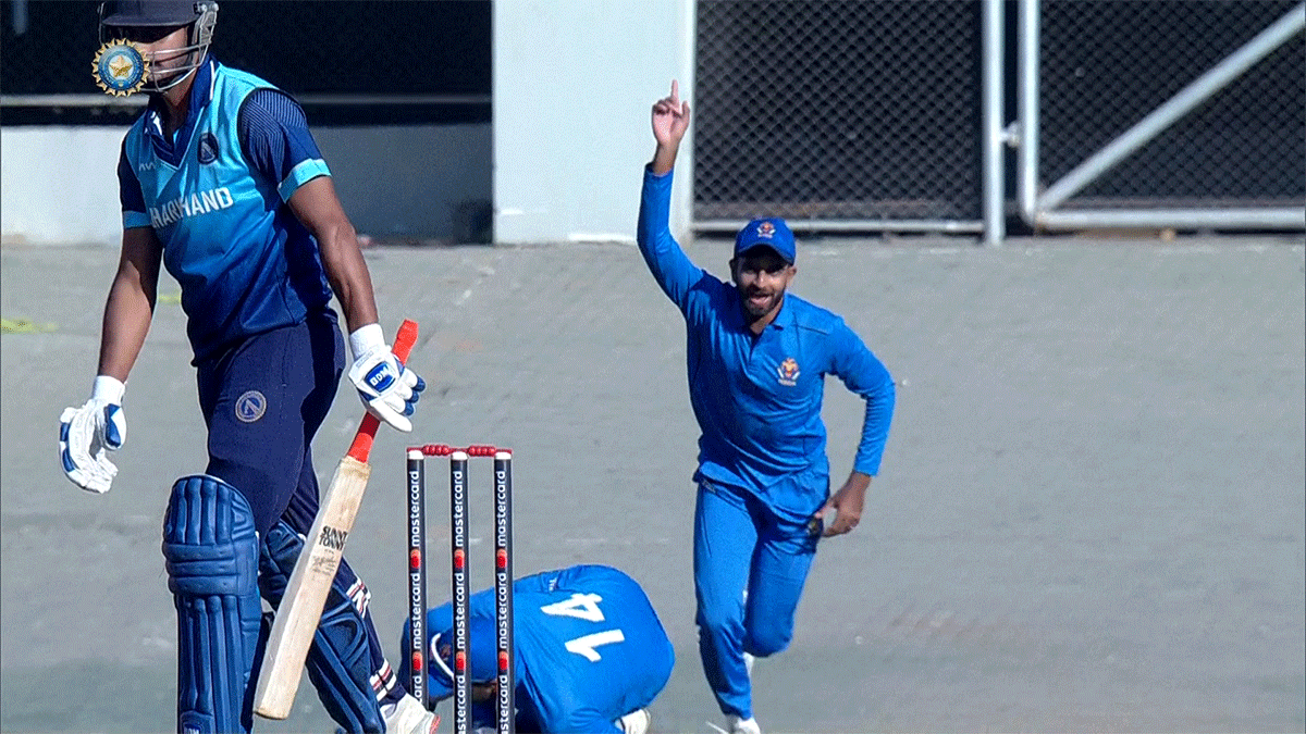 Action from the Vijay Hazare Trophy match played between Karnataka and Jharkhand on Saturday