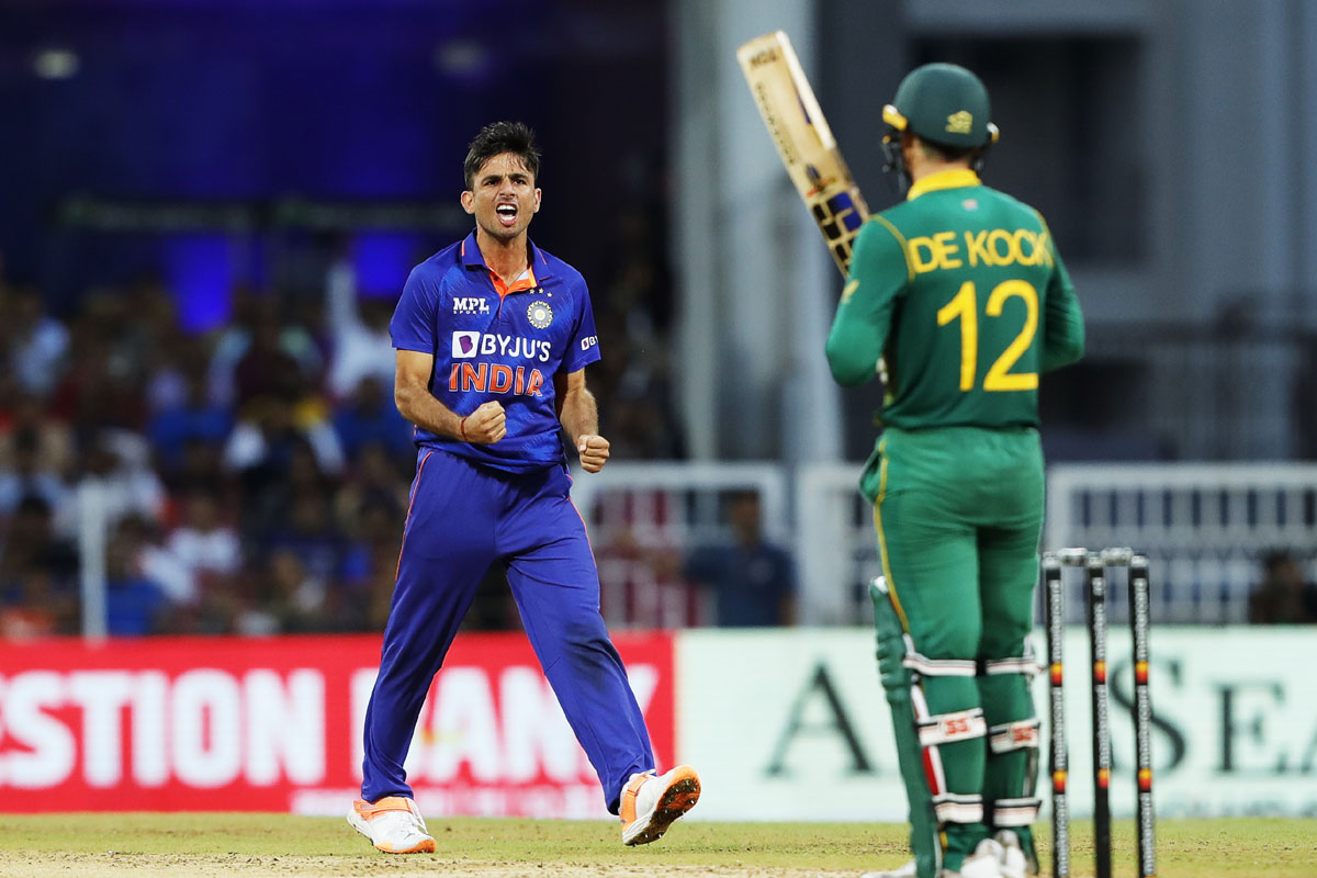 Ravi Bishnoi celebrates the wicket of Quinton de Kock