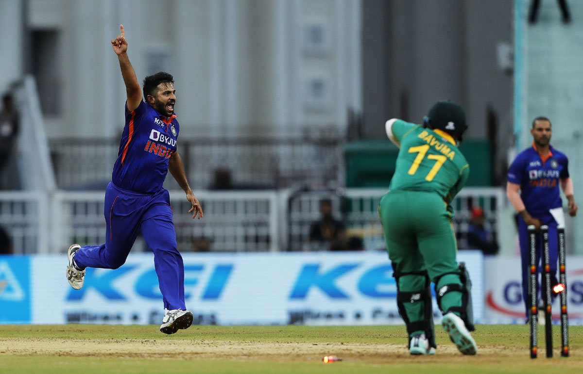 Shardul Thakur celebrates the wicket of South Africa captain Temba Bavuma