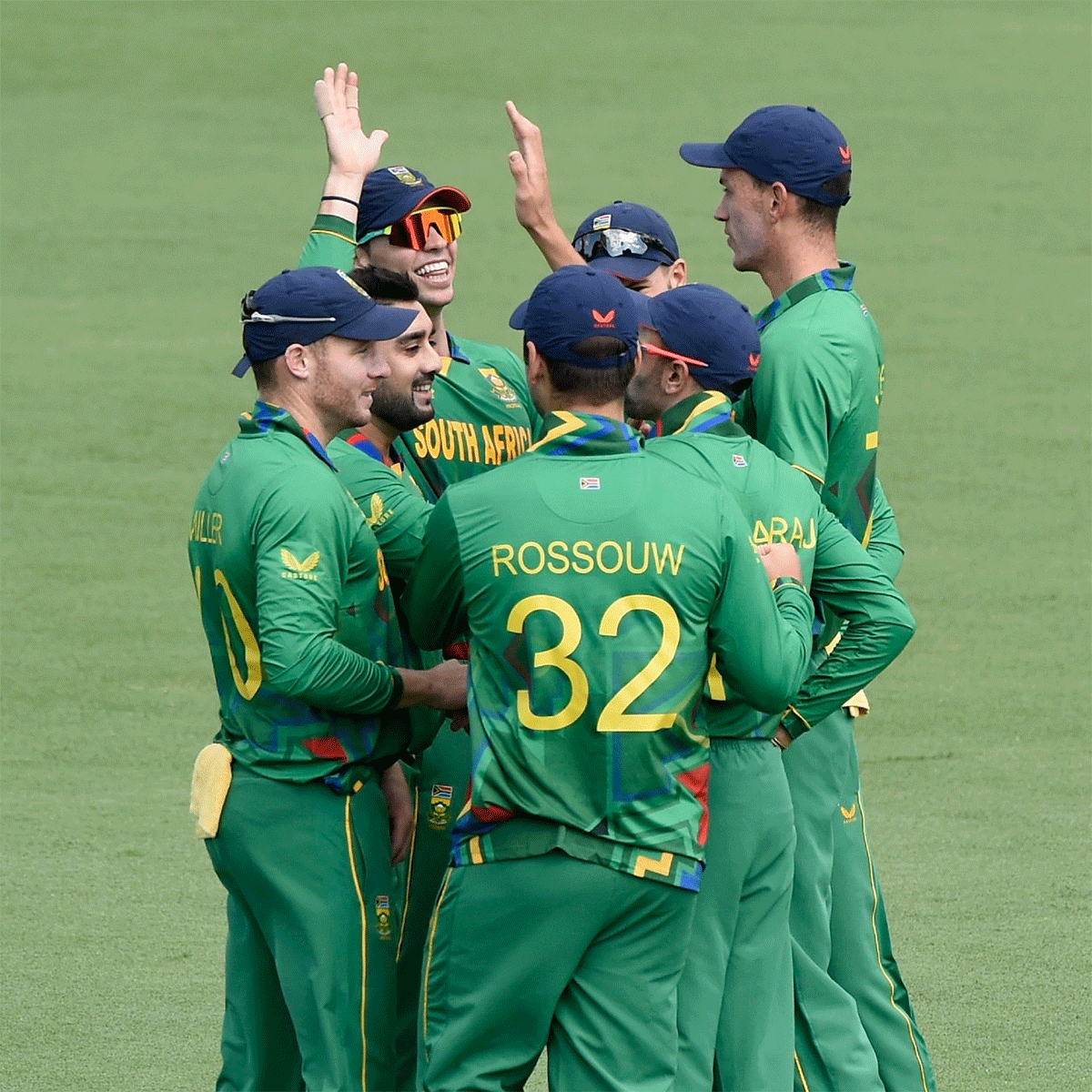 South Africa players celebrate a New Zealand wicket on Monday