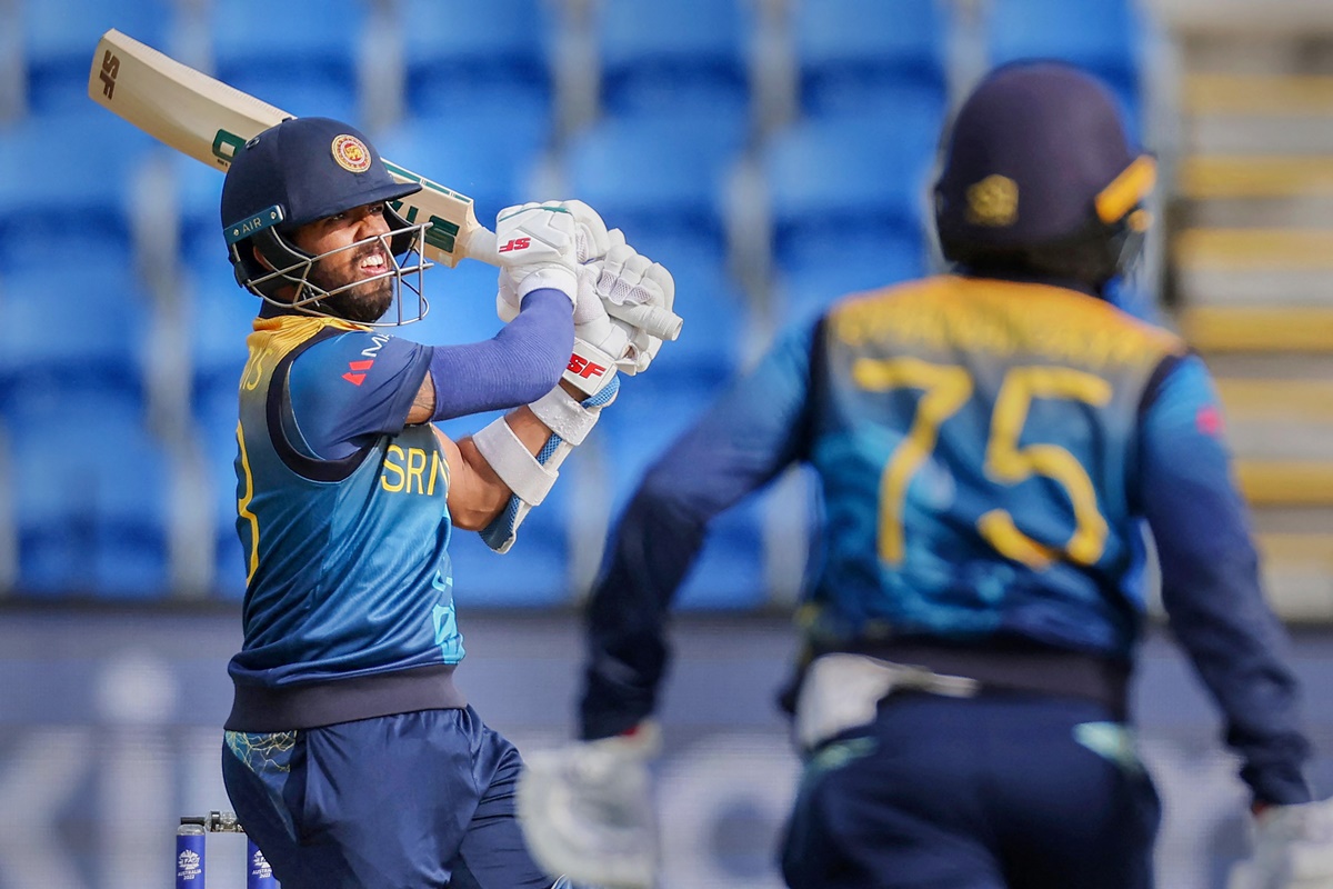 Sri Lanka opener Kusal Mendis hits a six during his unbeaten 68 off 43 balls in the T20 World Cup Super 12s match against Ireland in Hobart on Sunday.
.